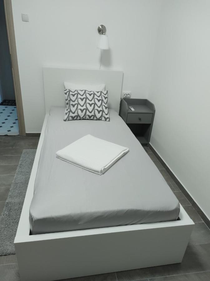 Happy Room Карловац Экстерьер фото