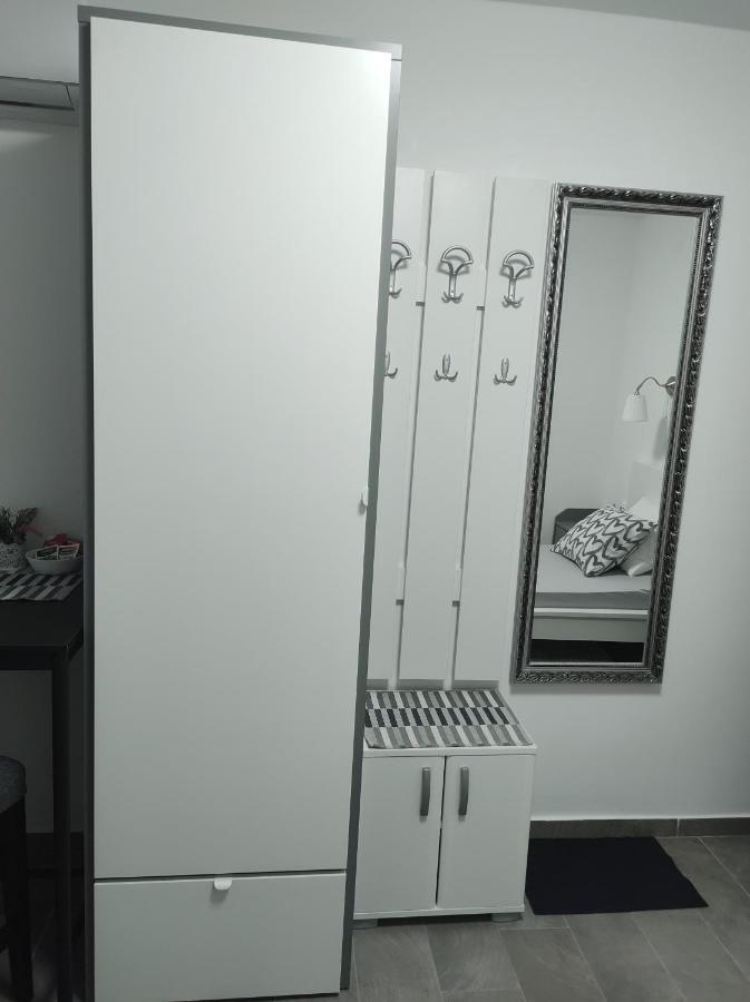 Happy Room Карловац Экстерьер фото