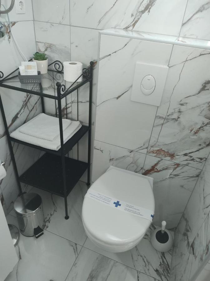 Happy Room Карловац Экстерьер фото